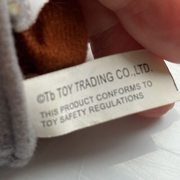 Three Little Red Riding Hood felt finger puppets including Grandma and the Wolf - Picture 9 of 9